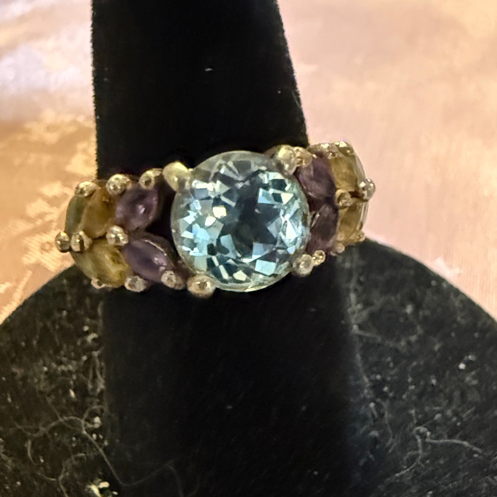 Exquisite Blue and Purple Gemstone Ring
